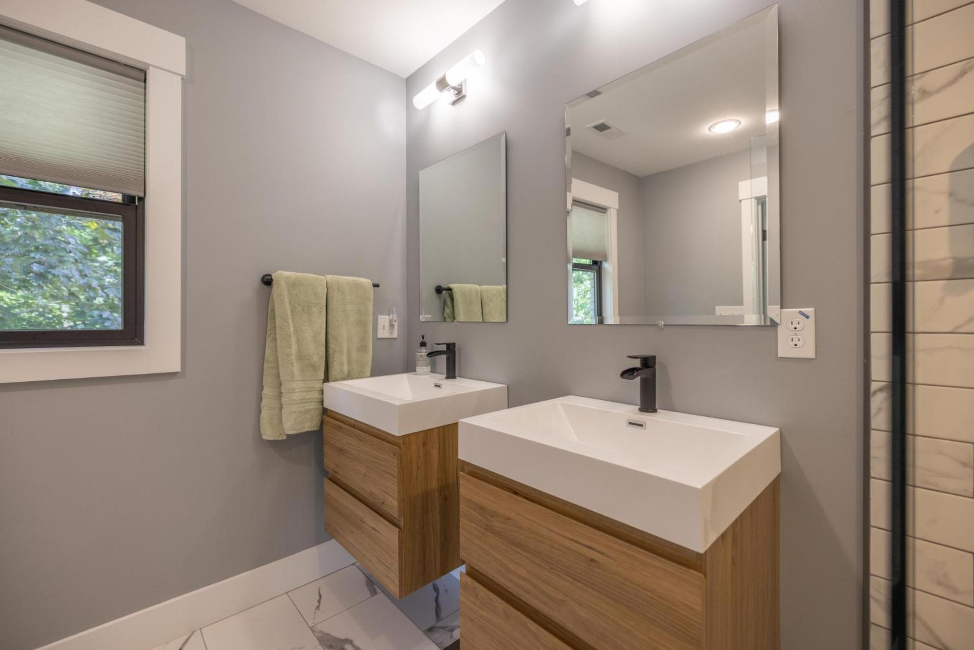 Mid-Century Modern Impeccable Remodel With Hot Tub Villa Ашвил Екстериор снимка